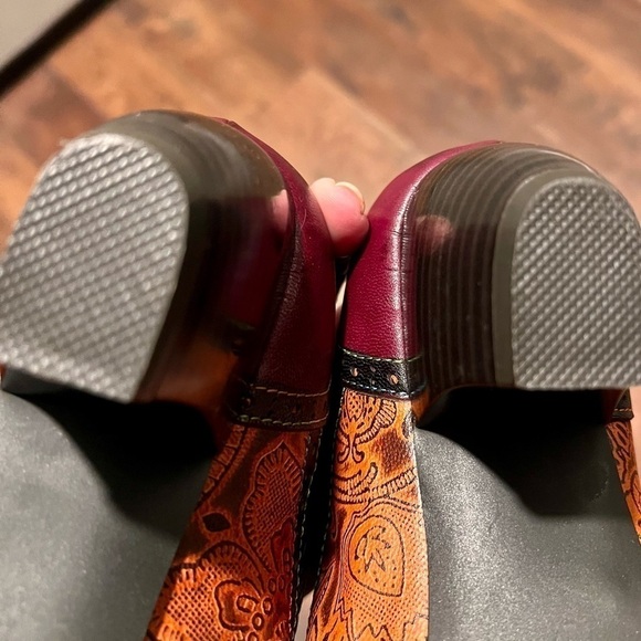 Bohemian bright patterned laced oxfords. Size 38 - Picture 7 of 11